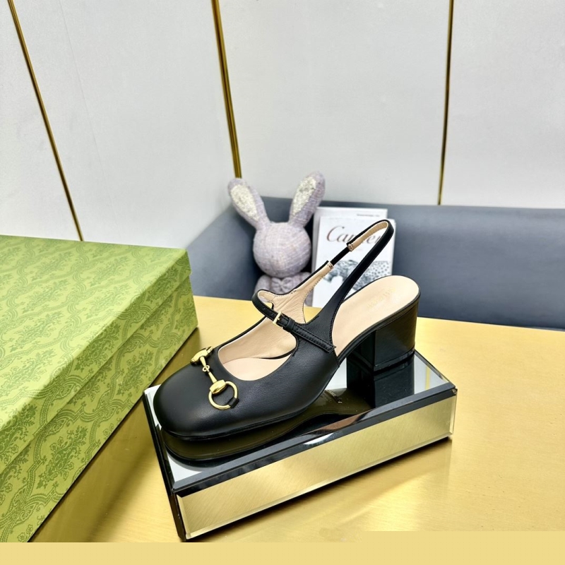 G*u*i sandals